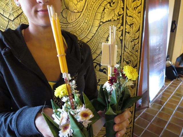 Gibbon Travel - Thailand - Bangkok Beautiful - Buddhist Temple Offerings